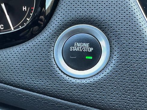 Used 2019 Cadillac XT5 FWD image 33