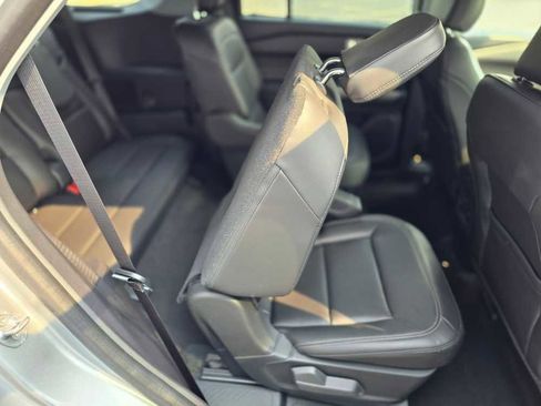 Used 2022 Ford Explorer XLT w/ Equipment Group 202A image 30