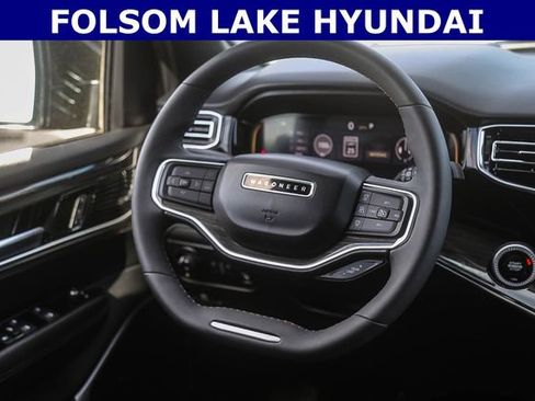 Used 2022 Jeep Wagoneer Series III w/ Premium Group I image 17
