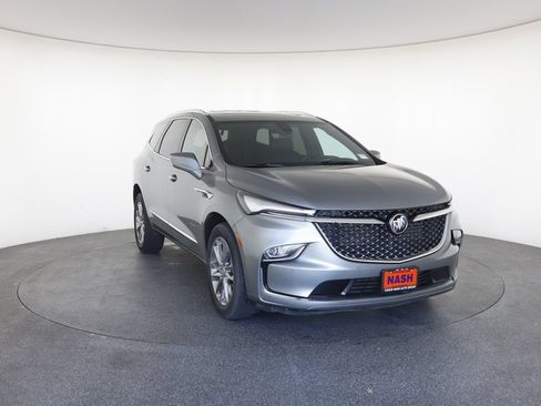 Used 2023 Buick Enclave Avenir image 15