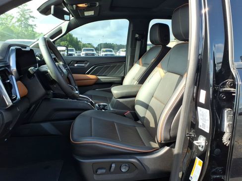 Used 2023 GMC Canyon AT4 w/ AT4 Premium Package AWD/4WD image 19