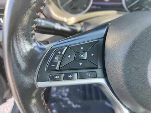 Used 2023 Nissan Sentra SR w/ Midnight Edition Package FWD image 11