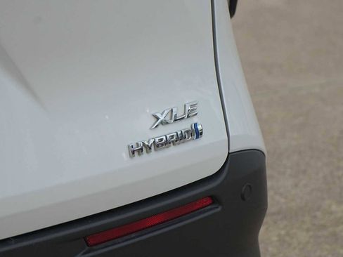 Used 2023 Toyota Sienna XLE image 8