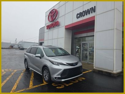 Used 2025 Toyota Sienna XLE