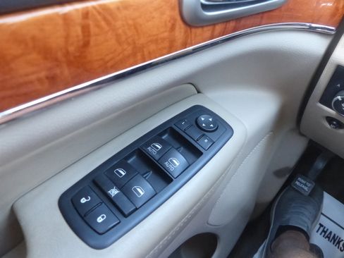 Used 2011 Jeep Grand Cherokee Overland w/ Trailer Tow Group image 30