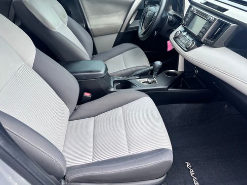 Used 2013 Toyota RAV4 XLE AWD/4WD image 10