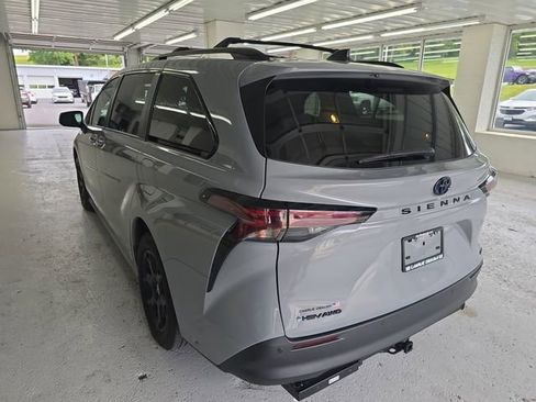 Used 2025 Toyota Sienna XLE Woodland Edition AWD/4WD image 3