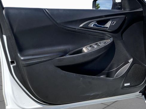 Used 2017 Chevrolet Malibu LT w/ Leather Package FWD image 21