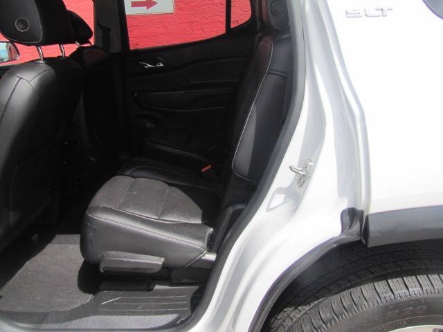 Used 2017 GMC Acadia SLT AWD/4WD image 16