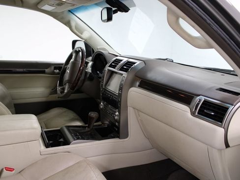 Used 2014 Lexus GX 460 w/ Premium Package AWD/4WD image 23