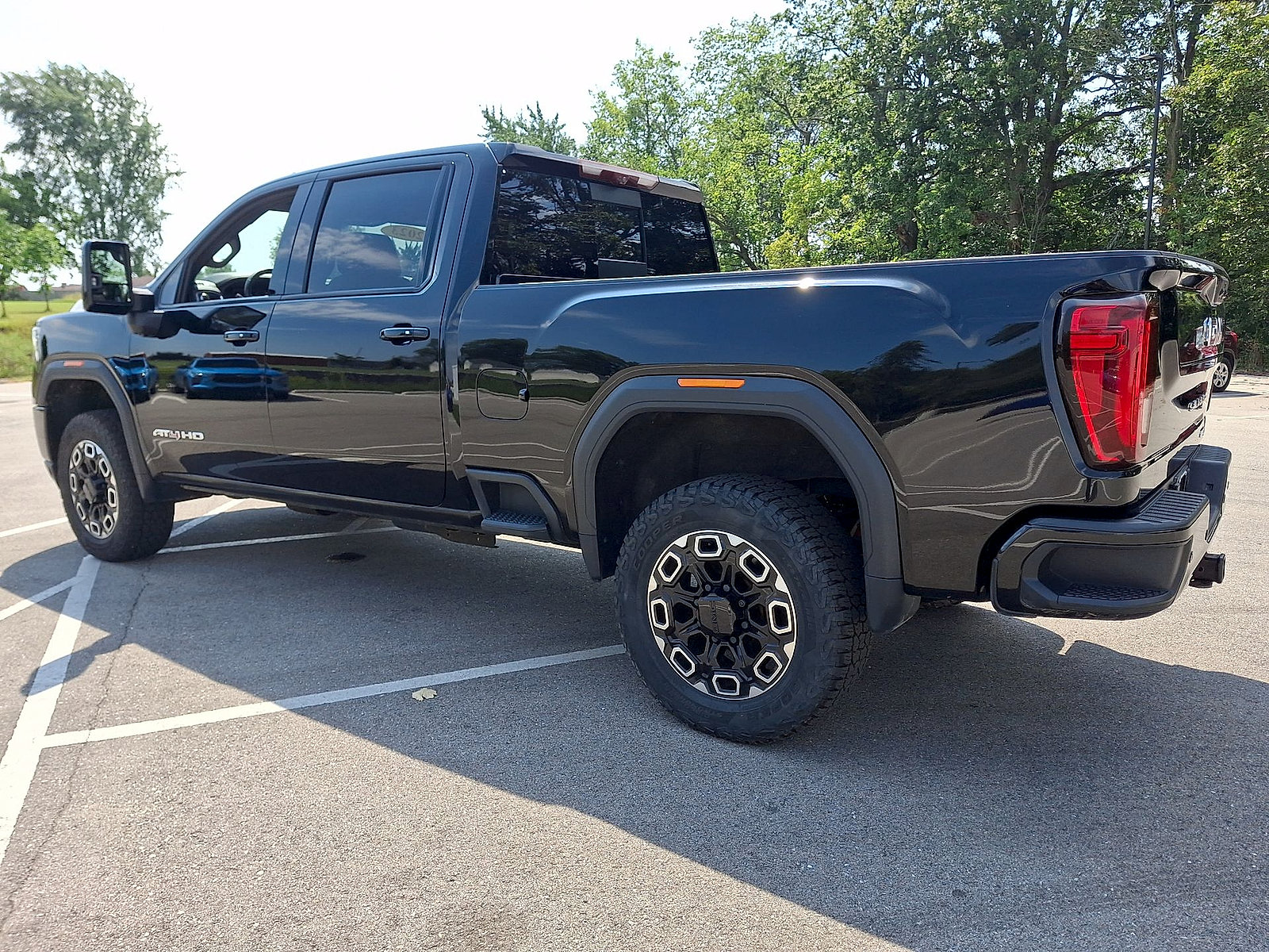 Used 2023 GMC Sierra 2500 AT4 w/ AT4 Preferred Package AWD/4WD image 22
