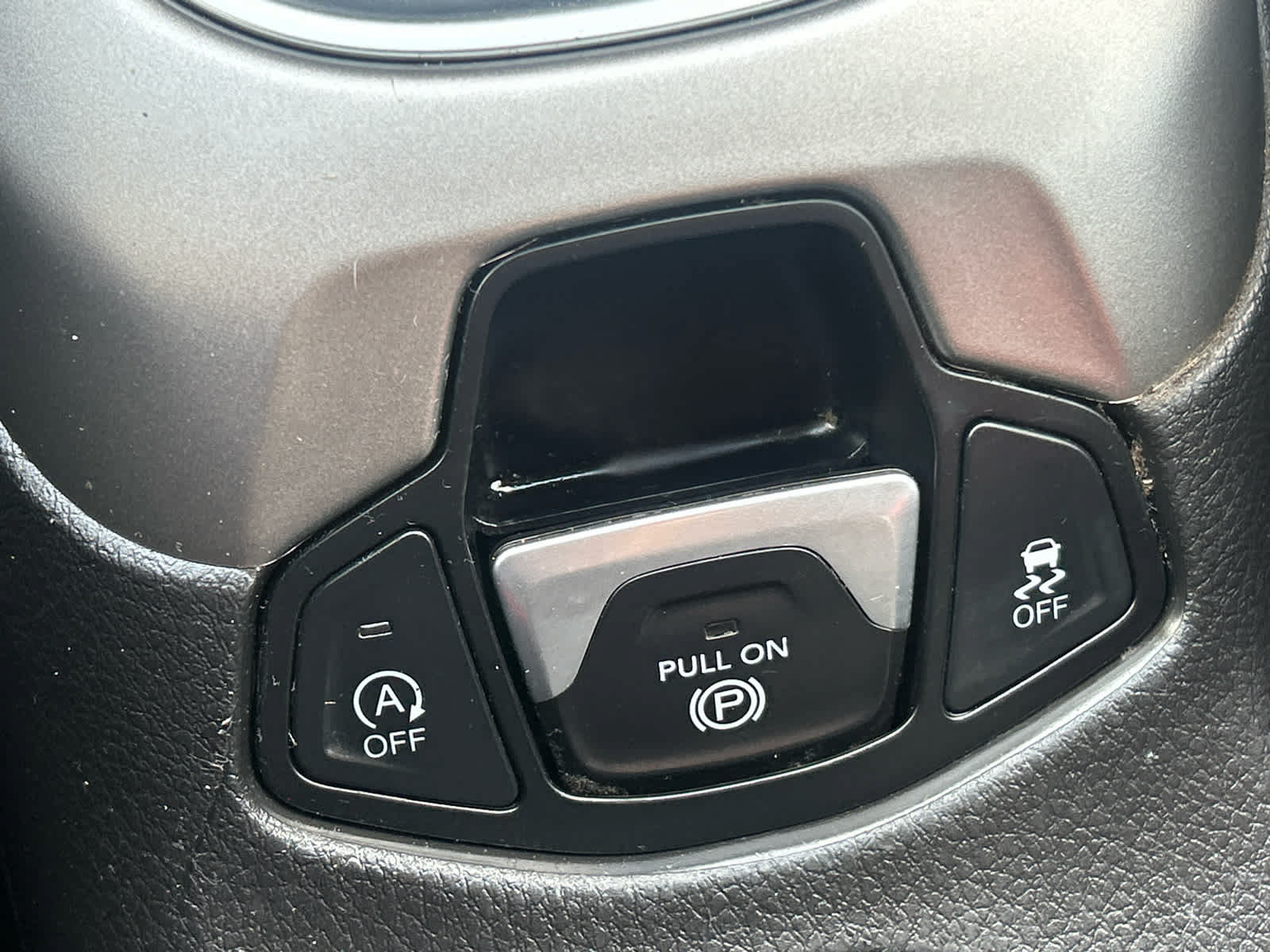Used 2018 Jeep Compass Latitude w/ Popular Equipment Group FWD image 29