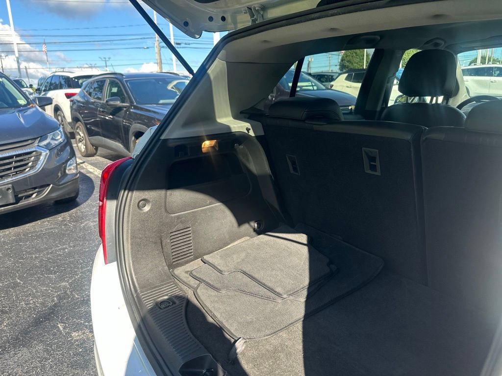 Used 2018 Chevrolet Trax LT w/ Redline Edition AWD/4WD image 40