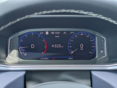 Certified 2025 Volkswagen Taos SEL image 28