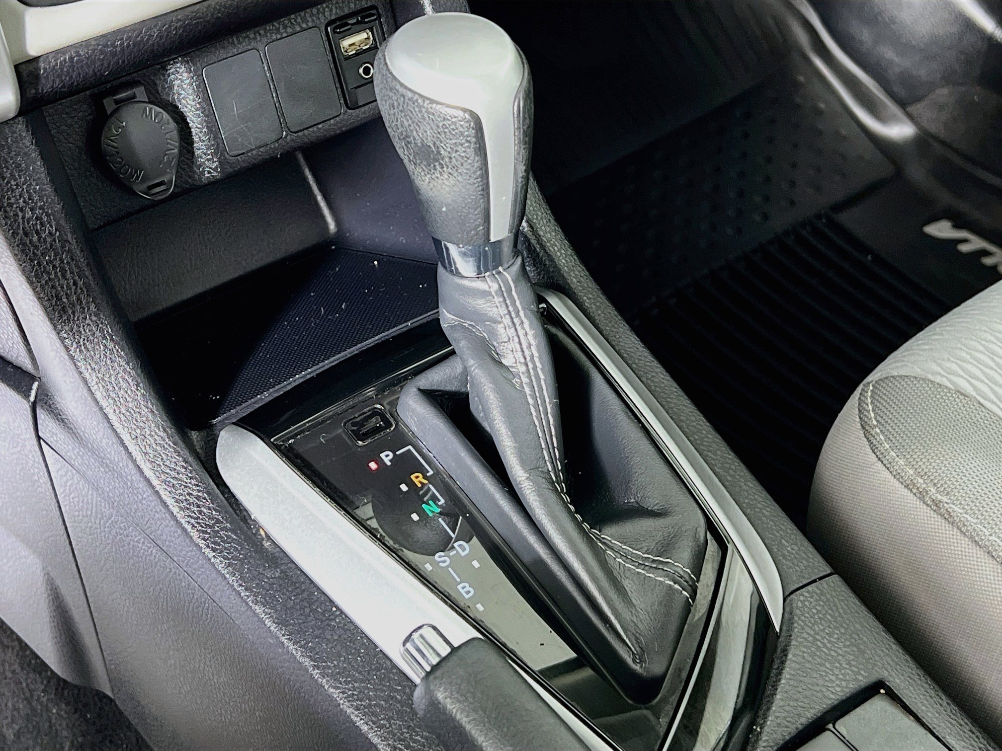 Certified 2019 Toyota Corolla LE FWD image 17