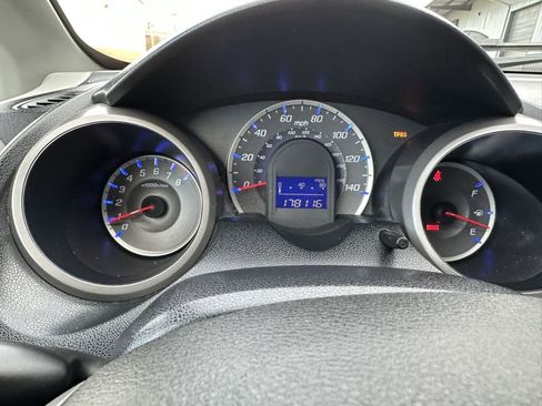 Used 2011 Honda Fit image 26