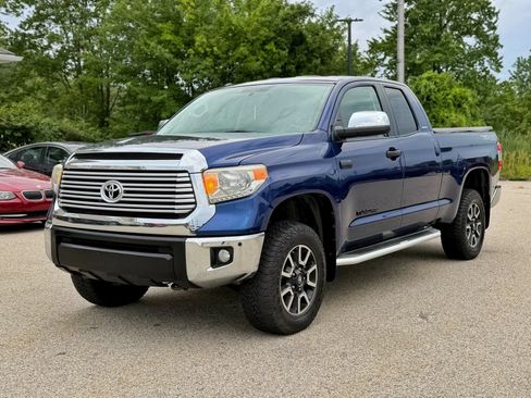 Used 2015 Toyota Tundra Limited w/ Limited Premium Package AWD/4WD image 6