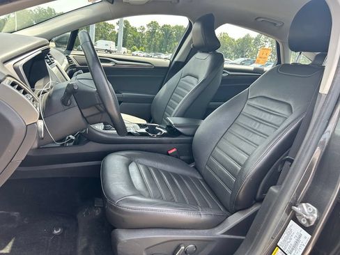 Used 2016 Ford Fusion SE w/ Equipment Group 502A FWD image 12