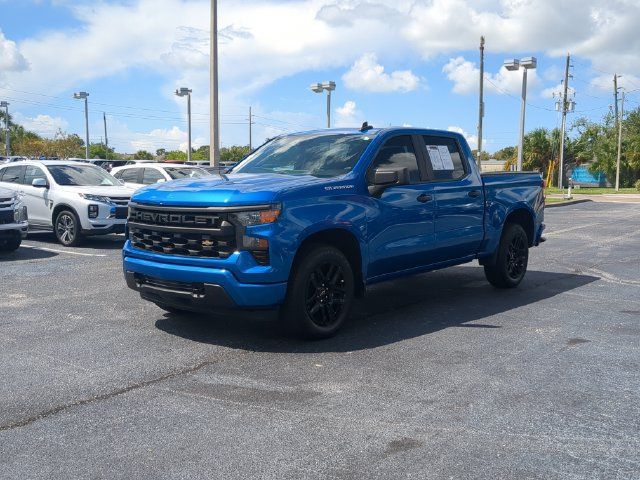 Used 2022 Chevrolet Silverado 1500 Custom RWD image 2