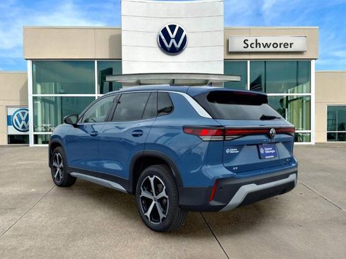 New 2026 Volkswagen Tiguan SE image 2