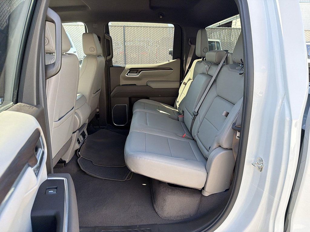 Used 2026 GMC Sierra 1500 SLT RWD image 24