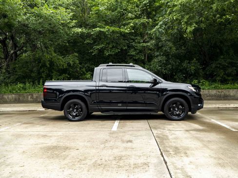 Certified 2025 Honda Ridgeline Black Edition image 10