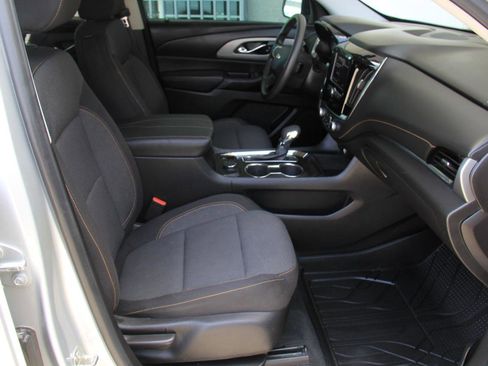 Used 2021 Chevrolet Traverse LS FWD image 25