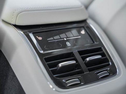 New 2026 Volvo XC60 B5 Ultra w/ Protection Package Premier image 32