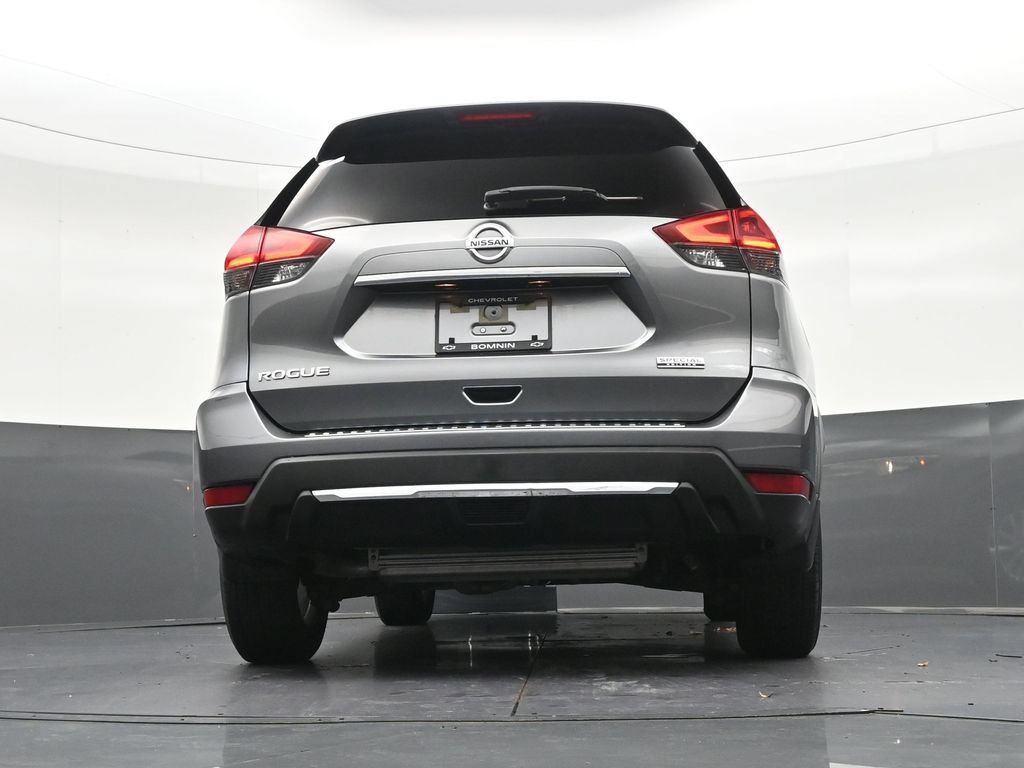 Used 2020 Nissan Rogue S w/ Special Edition Package FWD image 28