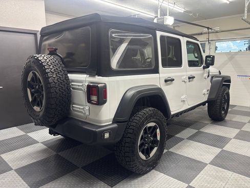 Used 2018 Jeep Wrangler Unlimited Sport S AWD/4WD image 8