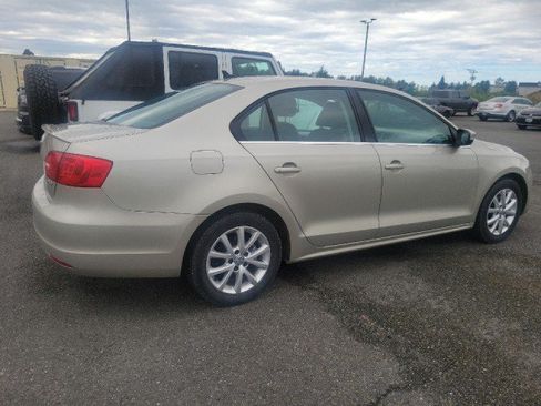 Used 2013 Volkswagen Jetta SE FWD image 11