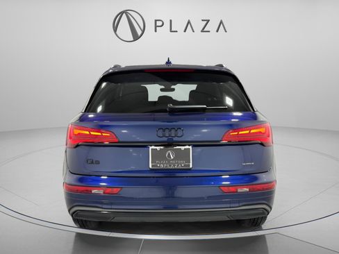 Certified 2025 Audi Q5 2.0T Premium w/ Convenience Plus Package image 4