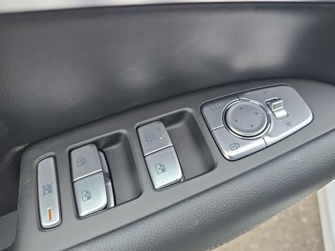 New 2026 Genesis G70 2.5T image 12