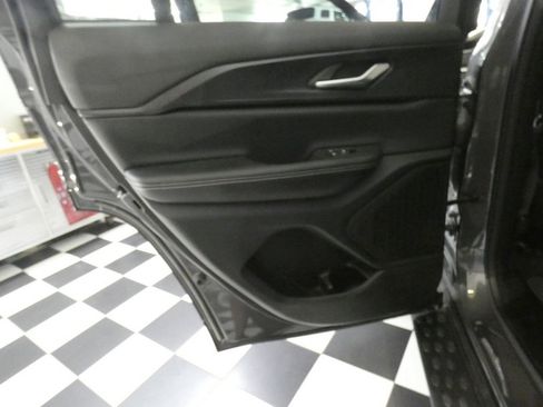Used 2024 Jeep Grand Cherokee Altitude AWD/4WD image 26