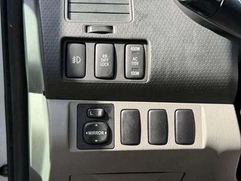 Used 2005 Toyota Tacoma PreRunner RWD image 27