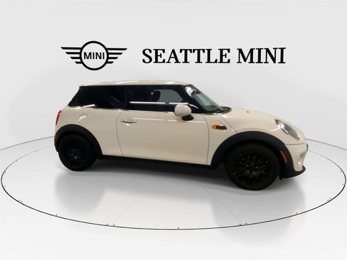 Used 2017 MINI Cooper 2-Door Hardtop FWD image 13