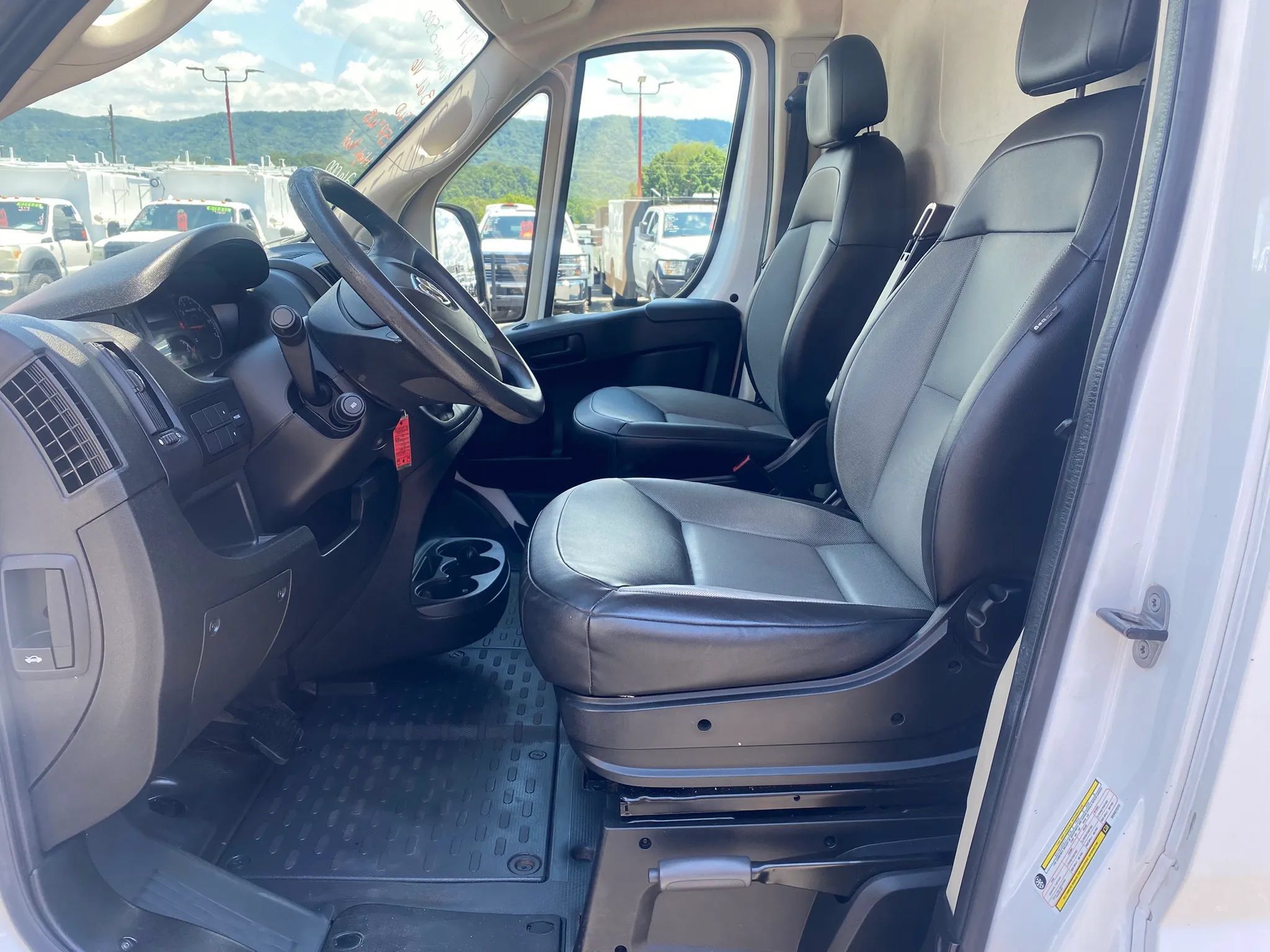 Used 2019 RAM ProMaster 2500 FWD image 9