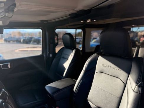 Used 2022 Jeep Wrangler Unlimited Sahara w/ Cold Weather Group AWD/4WD image 17