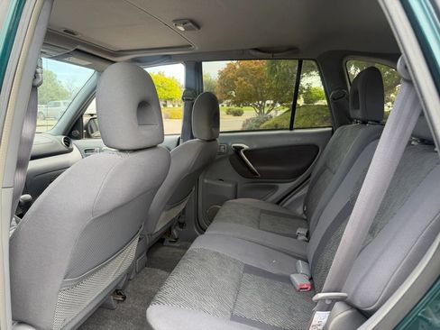 Used 2002 Toyota RAV4 4WD w/ "L" Pkg image 12