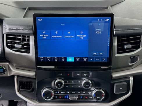 Used 2024 Ford Expedition XLT image 24