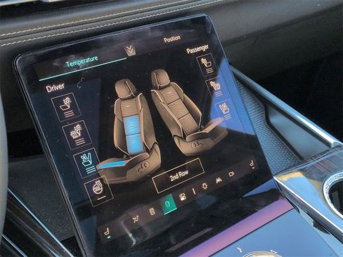 Certified 2025 Cadillac Escalade Premium Luxury image 17