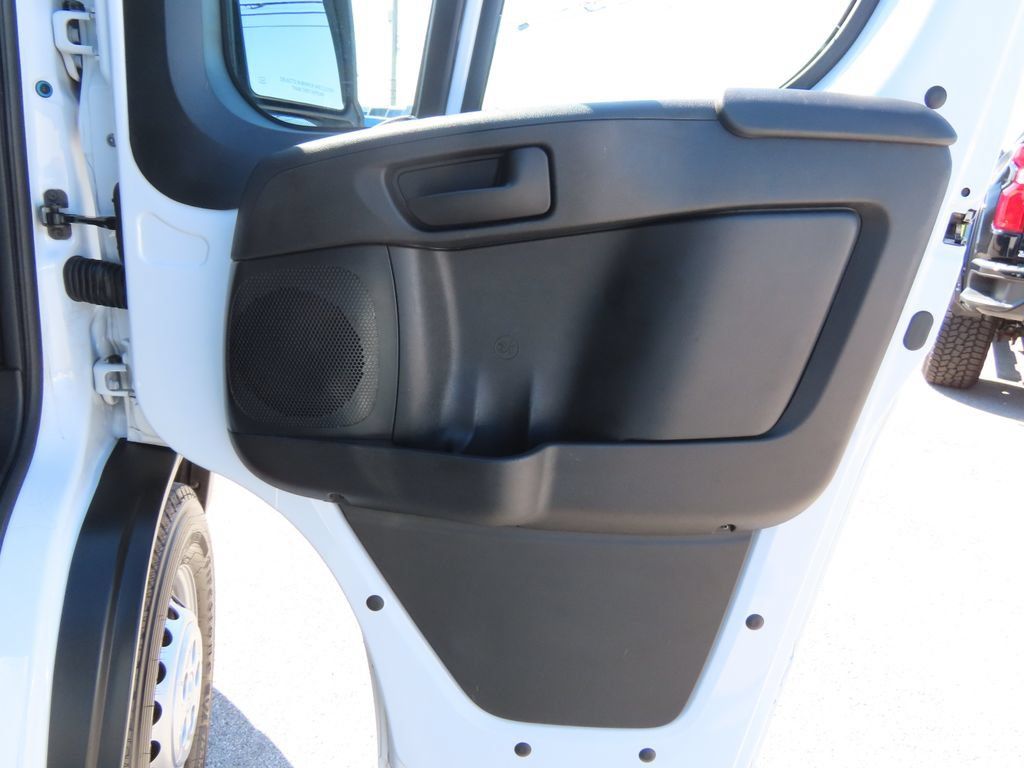 Used 2025 RAM ProMaster 2500 w/ Convenience Group FWD image 31