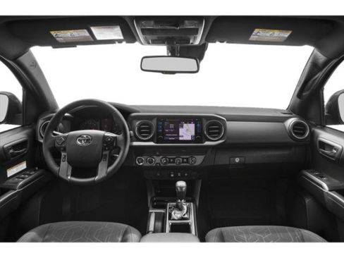 Used 2019 Toyota Tacoma TRD Off-Road w/ Technology Package AWD/4WD image 8