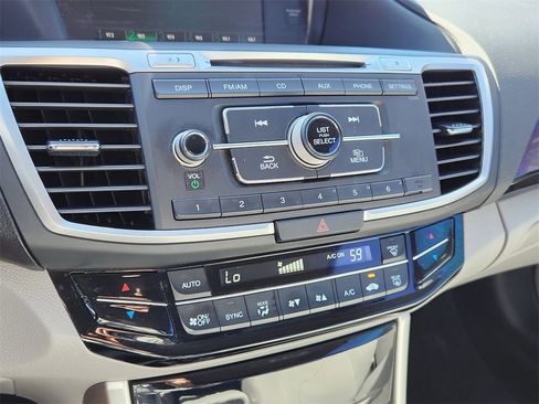 Used 2017 Honda Accord LX image 22