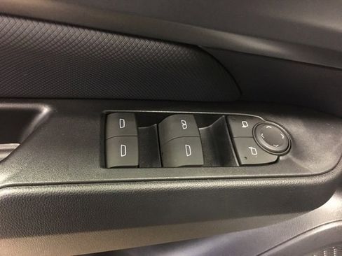 Used 2024 Chevrolet Equinox EV RS image 32