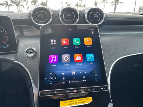 Used 2025 Mercedes-Benz GLC 300 4MATIC image 25