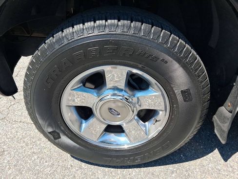 Used 2005 Ford Explorer Sport Trac Adrenalin AWD/4WD image 53