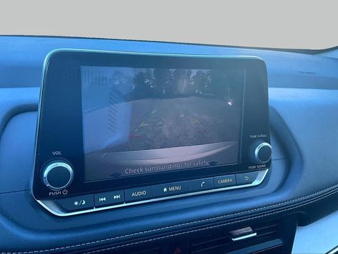 Used 2024 Nissan Rogue SV FWD image 27