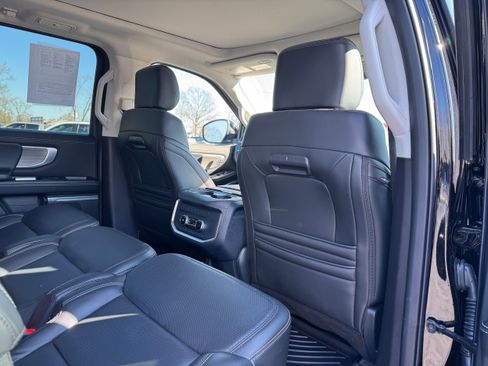 Used 2025 Ford Expedition Max Platinum image 16