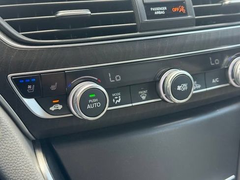 Used 2018 Honda Accord Touring image 8